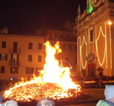 falo fuoco sant antonio motta