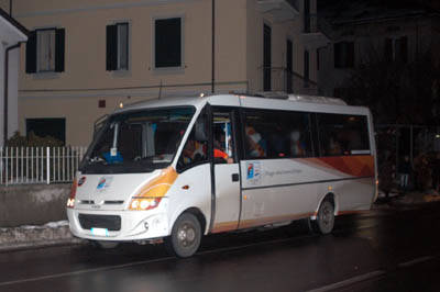 fiaccola olimpica pullmino