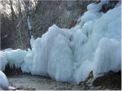 Ghiaccio alle grotte della Valganna