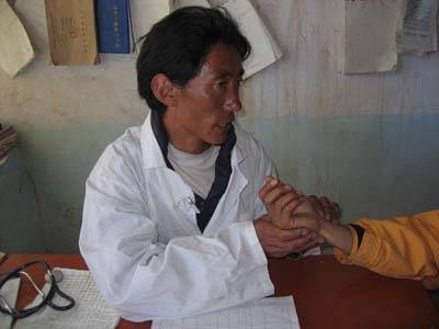 Eco Hymal Patrizia Broggi ospedale tibet a pannelli solari