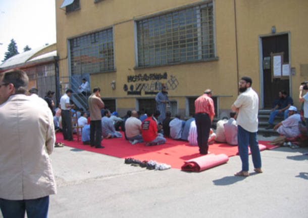 Preghiera della comunità islamica gallaratese