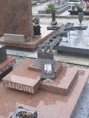 devastazione tombe cimitero voldomino seconda