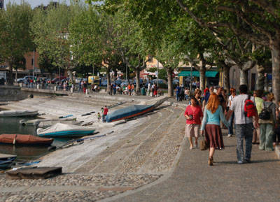 turisti_laveno_luino_lago