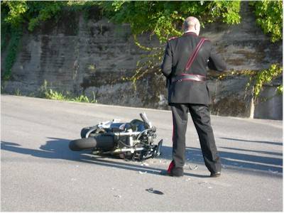 incidente moto buguggiate
