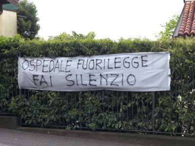 striscioni contro ospedale