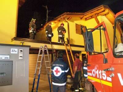 incendio villette somma lombardo 16-11-2007 (foto salvatore porcu)