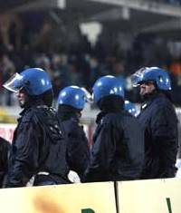 polizia celere stadio scontri ultras