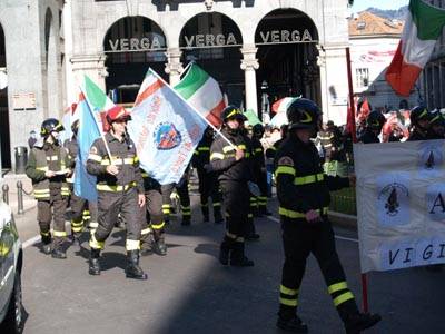 sciopero precari, vigili del fuoco, varese