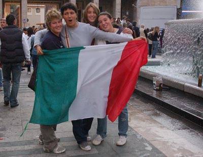 festeggiamenti tifosi italia mondiale ciclismo varese 2008