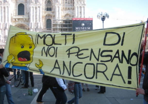 manifestazione milano scuola