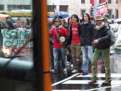 manifestazione studenti varese lettori