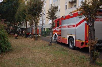 uomo caduto grata via rossini busto arsizio