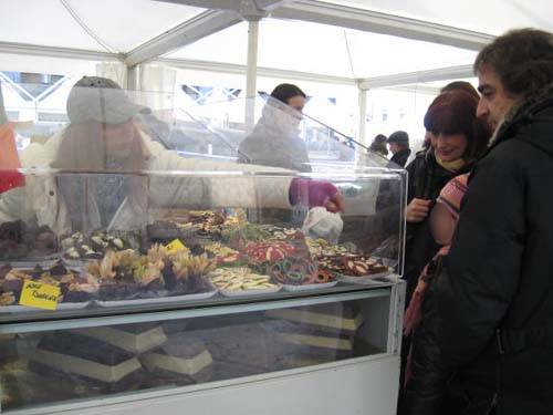 ciok e va sabato 6 dicembre stand piazza monte grappa