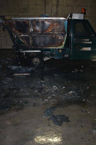 incendio automezzi amsc gallarate gennaio 2009