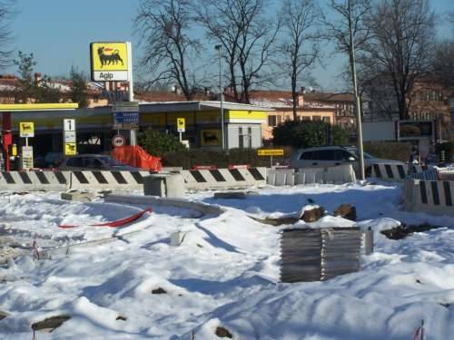 piazzale kennedy busto arsizio 12-1-2009 cantiere lavori stradali