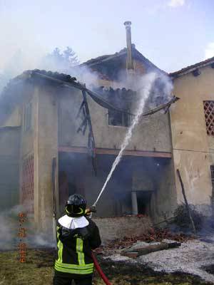 incendio cadegliono voconago 24 febbraio