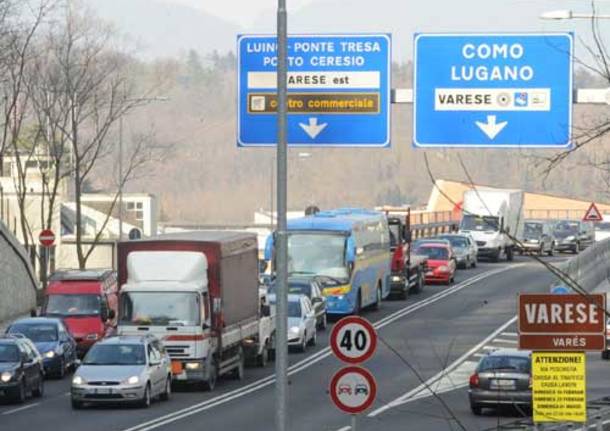 incidente tangenziale varese iper