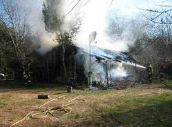 cassano magnago incendio chalet