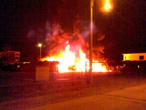 incendio gavirate deposito camper