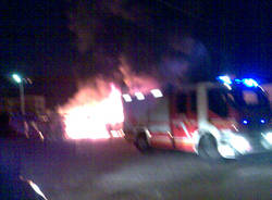 incendio gavirate deposito camper