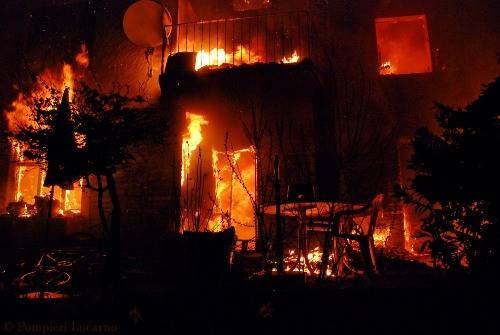 incendio locarno notte