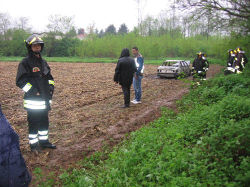 auto bruciata cislago