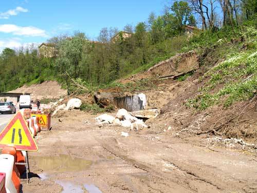 frana via peschiera galleria