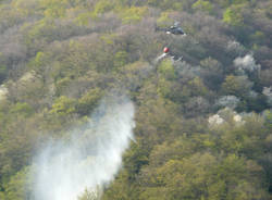 incendio laveno mombello aprile