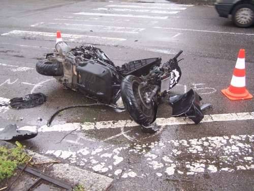 incidente viale lombardia busto arsizio 2-4-2009 incidenti moto scooter