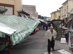 vento forte luino mercato 