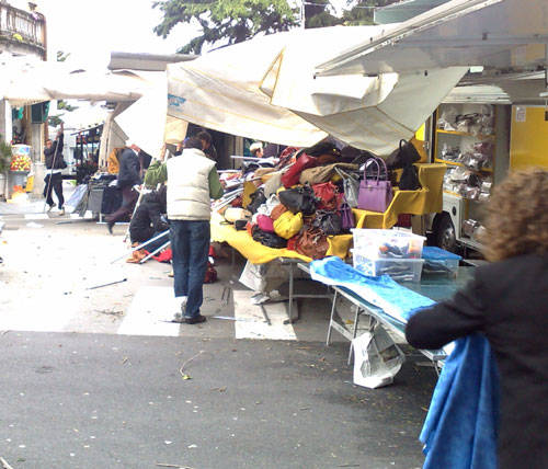 vento forte luino mercato 