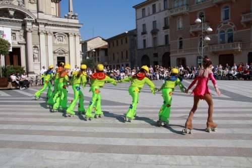 accademia bustese pattinaggio primavera in fiore piazza san giovanni busto arsizio 3-5-2009 foto blanco