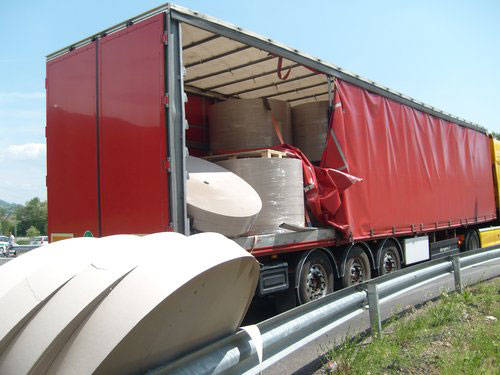 camion carico cittiglio statale