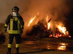 incendio Borsano fienile busto arsizio vigili del fuoco