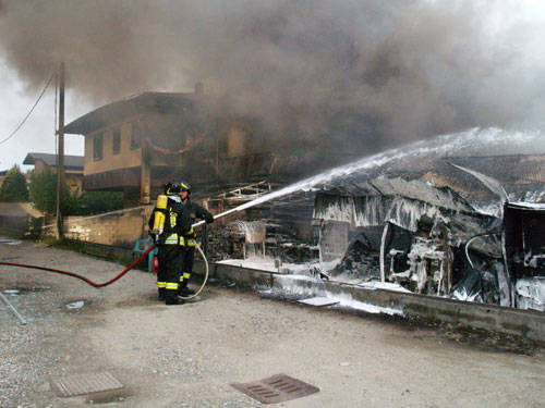incendio emmeci somma lombardo