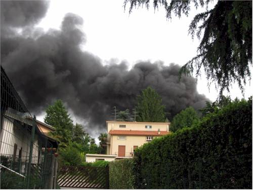 incendio somma lombardo maggio