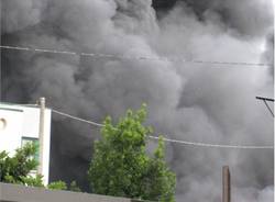 incendio somma lombardo maggio