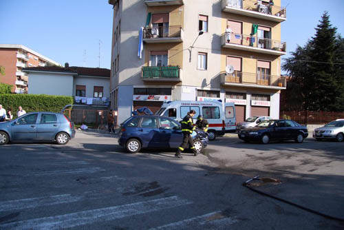incidente via Olgiate Busto