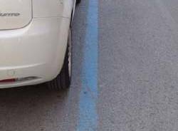 parcheggio pagamento strisce blu
