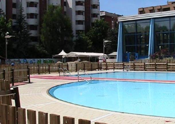 piscina saronno servizi