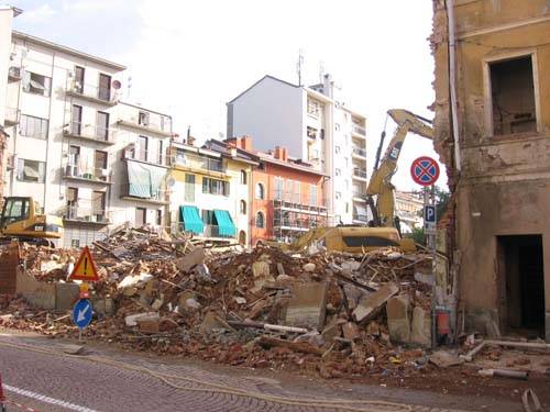 tradate edificio demolizione
