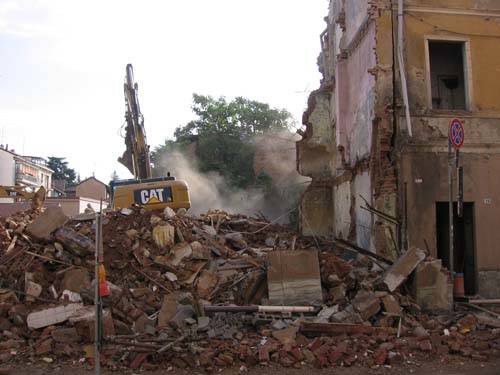 tradate edificio demolizione