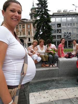 allattamento piazza monte grappa