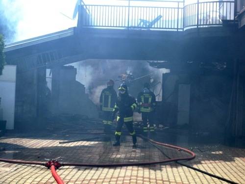 incendio rimessa a Besnate