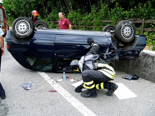 incidente sp1 clio ribaltata