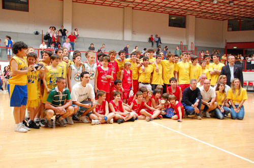 premiazione memorial panin basket 2009