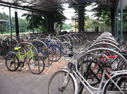 deposito bici stazione fs busto luglio 2009
