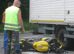 incidente mortale moto camion besnate