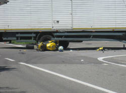 incidente mortale moto camion besnate