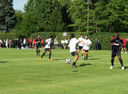 milan protesta raduno 2009 allenamento